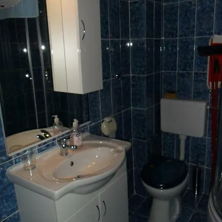 Apartmani Tomicic Malinska Exterior photo