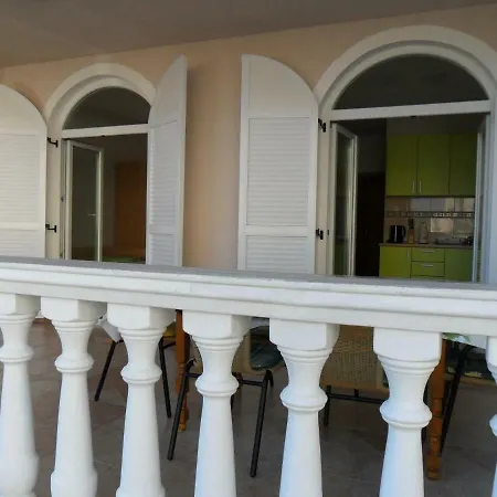 Apartmani Tomicic Malinska Exterior photo