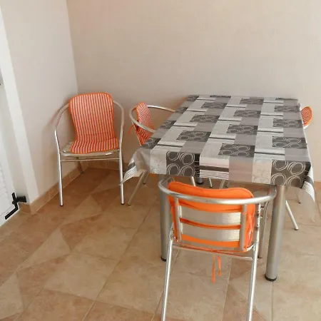 Apartmani Tomicic Malinska Exterior photo