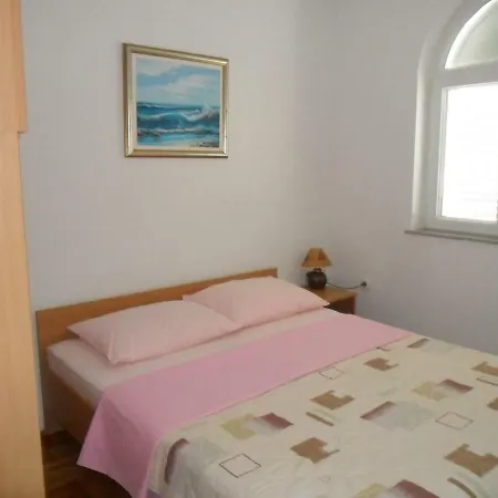 Apartmani Tomicic Malinska Exterior photo