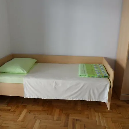 Apartmani Tomicic Malinska Exterior photo